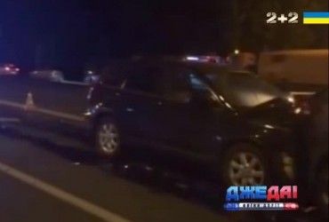 Агресивний водій посеред білого дня протягнув поліцейського по асфальту на чималій швидкості