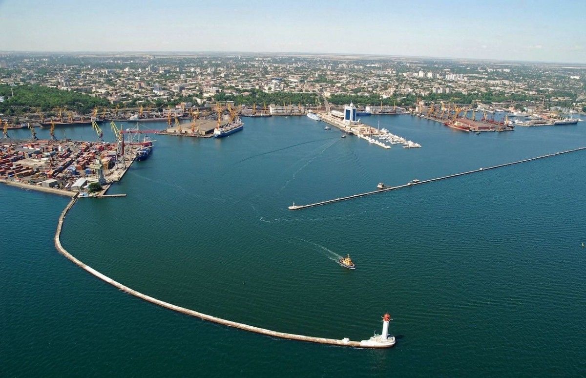 МИД отреагировал на обстрел порта в Одессе после сделки по экспорту зерна / vv.com.ua