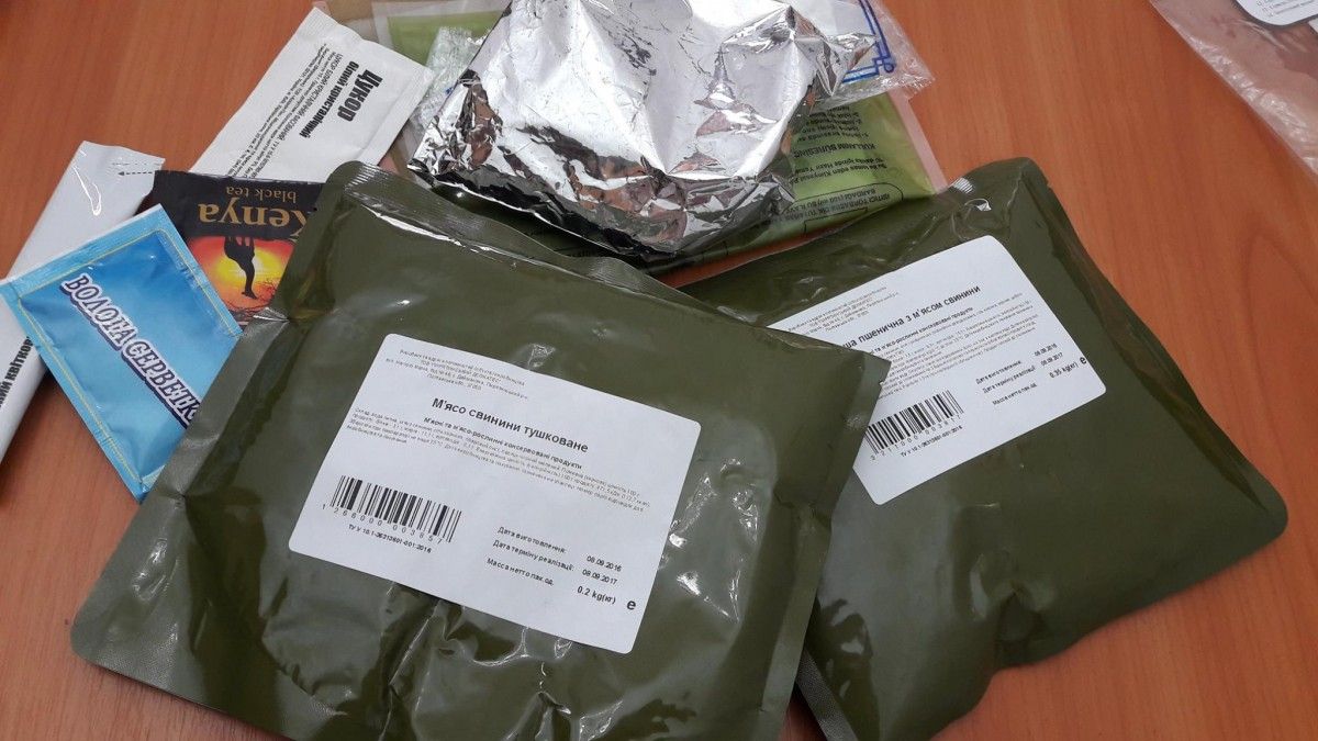 для військовослужбовців у зоні АТО передбачили посилене харчування / Фото facebook.com/Степан-Полторак для військовослужбовців у зоні АТО передбачили посилене харчування / Фото facebook.com/Степан-Полторак