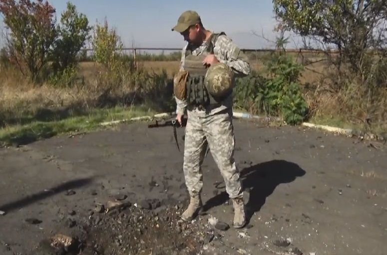 По словам военных, боевики пытаются любым способом выбить бойцов с позиций / Скриншот видео 