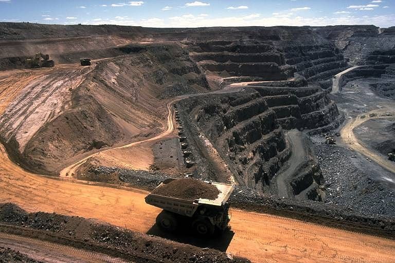 Вугільний кар'єр / Фото uk.wikipedia.org Вугільний кар'єр / Фото uk.wikipedia.org