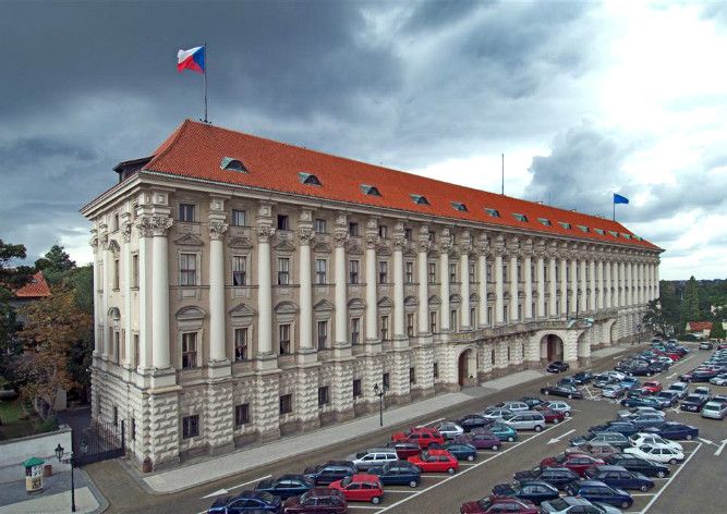 Сенат Чехії закликали Росію припинити підтримку бойовиків на Донбасі / vinegret.cz Сенат Чехії закликав Росію припинити підтримку бойовиків на Донбасі