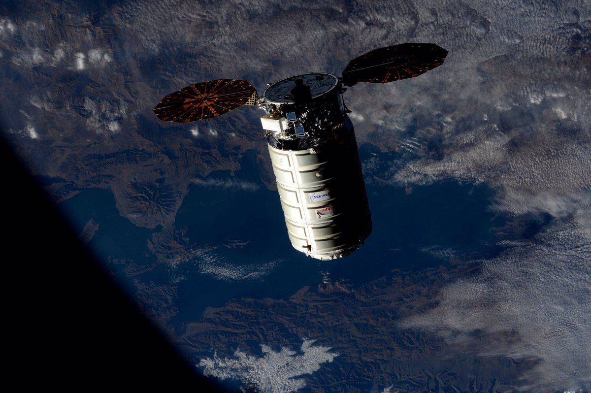Космічний корабель Cygnus зістикувався з МКС / twitter.com/NASA_Astronauts Космічний корабель Cygnus зістикувався з МКС / twitter.com/NASA_Astronauts