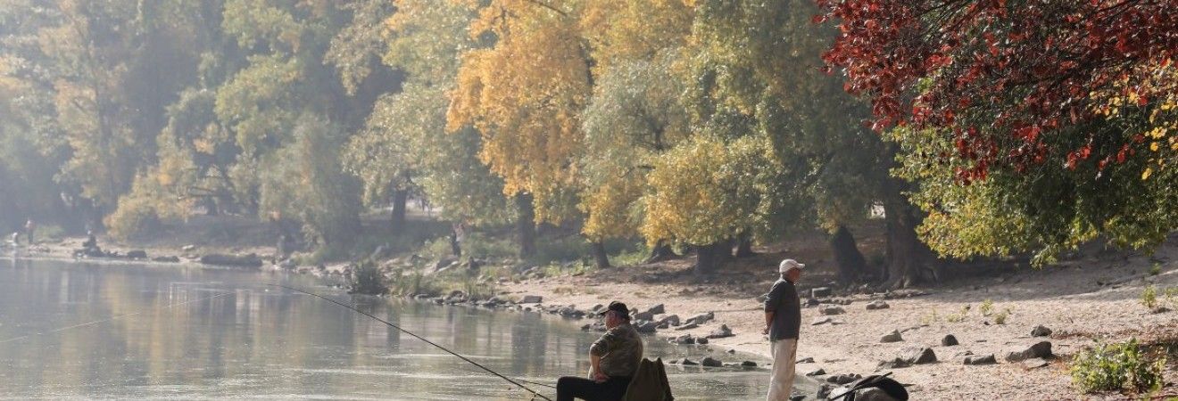 На заході України сьогодні пройдуть дощі з грозами, в інших регіонах буде сонячно і без опадів (карта)