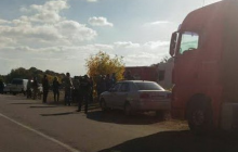 На Вінниччині блокують вантажівки з львівським сміттям