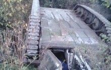 Во Львовской области БМП перевернулась в кювет (фото)
