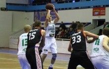 "Кривбасс", "Николаев" и "Запорожье" укрепили позиции вверху чемпионата Суперлиги