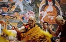Далай-лама считает, что уроки доброты в школе сократят число самоубийств подростков