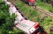 53 людини загинули в Камеруні внаслідок аварії переповненого поїзда