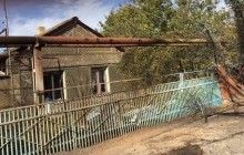 Боевики утром обстреляли Талаковку: повреждена газовая труба и жилой дом (фото)