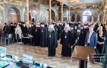 Предстоятель УПЦ розповів про духовний зв'язок України і Афону, вітаючи богословів з країн Європи і США