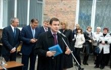Розкіш та жадібність: нардеп-мільйонер від "Опоблоку" оформив на сина соцдопомогу розміром 20 тисяч гривень