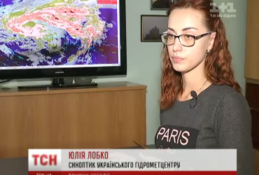 Во Львове по улицам плавал мусор и дождями затопило поликлинику