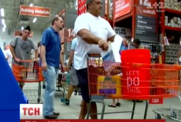 Южное побережье Соединенных Штатов готовится к приходу урагана по имени "Мэтью"