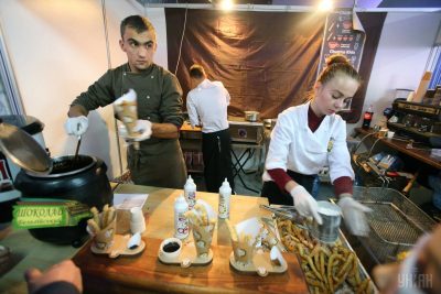 Фото ХІ Национальный праздник шоколада во Львове 15 октября 2016