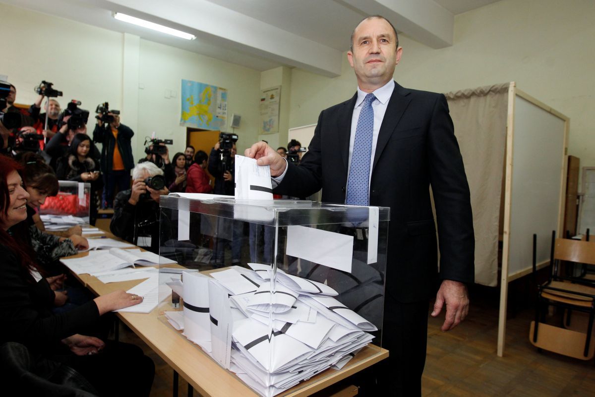Румен Раднев на выборах в Болгарии / REUTERS