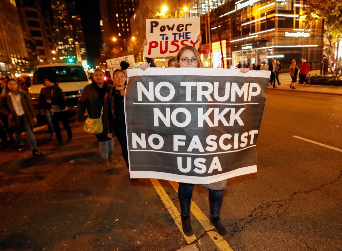 В США произошли массовые протесты против Трампа / REUTERS