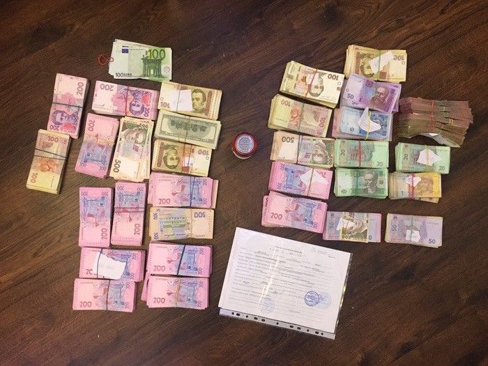 Правоохранители обнаружили более миллиона гривен во время обысков должностных лиц / ssu.gov.ua Правоохранители обнаружили более миллиона гривен во время обысков должностных лиц / ssu.gov.ua