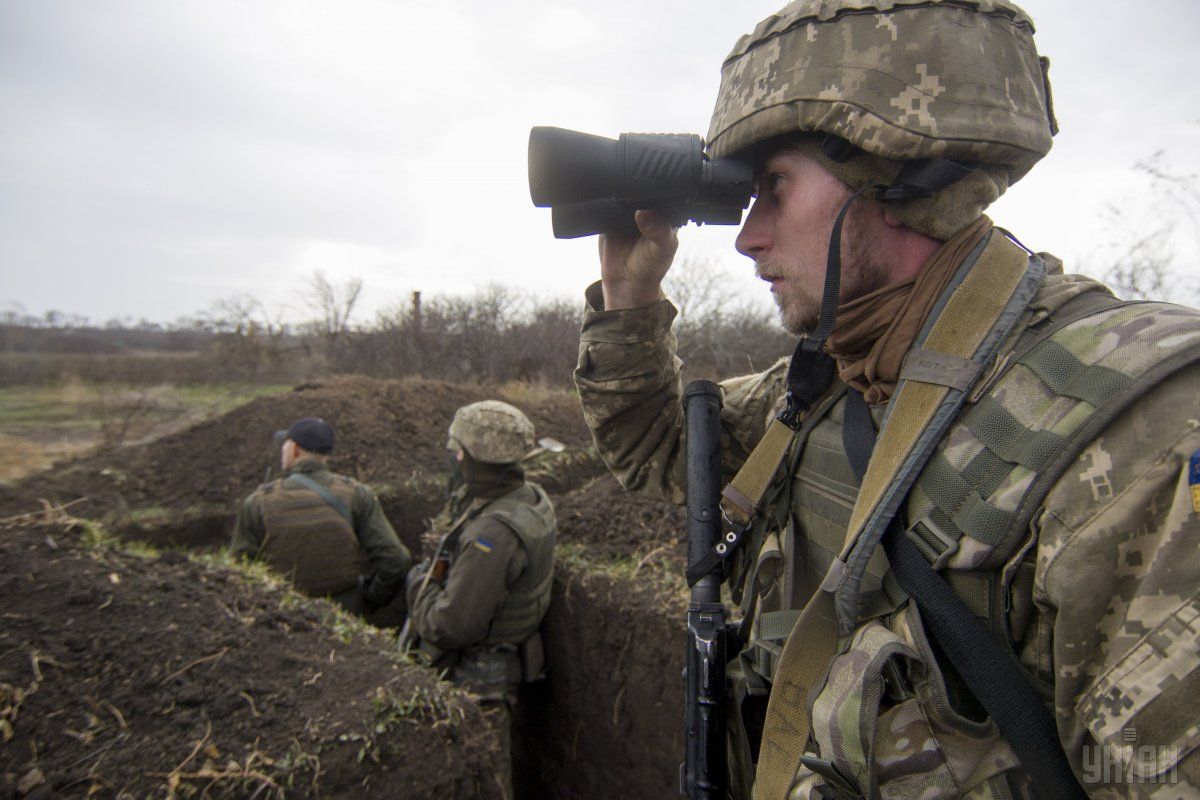 Через збройну провокацію бойовиків загинув один цивільний мешканець / Фото УНІАН Через збройну провокацію бойовиків загинув один цивільний мешканець / Фото УНІАН