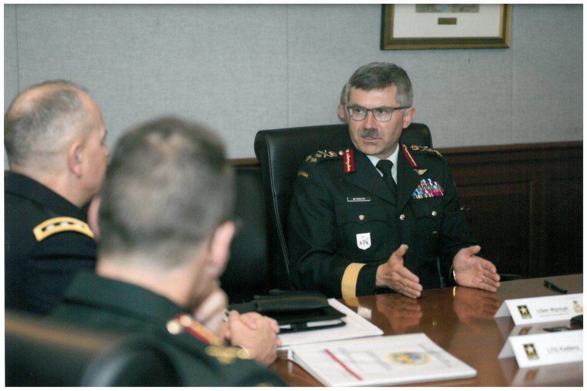 twitter.com/Army_Comd twitter.com/Army_Comd