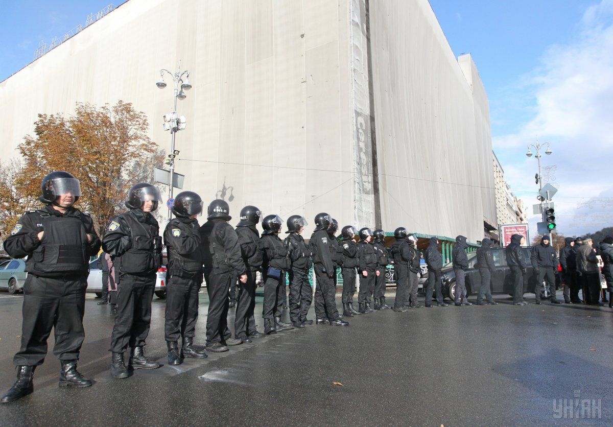 В центре Киева во время массовых акций будут обеспечивать правопорядок 5 тысяч правоохранителей / Фото УНИАН В центре Киева во время массовых акций будут обеспечивать правопорядок 5 тысяч правоохранителей / Фото УНИАН