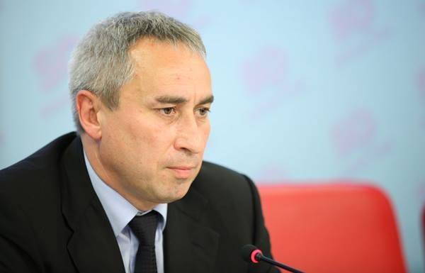 Мисик увійшов до Мисик увійшов до