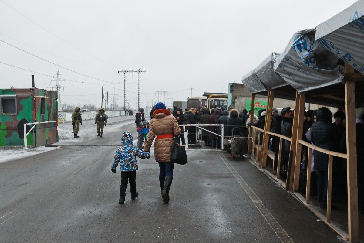 In the winter, long queues are a big problem / Photo from UNIAN