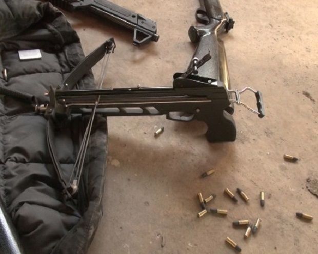 Зловмисник поцілив в авто правоохоронців / npu.gov.ua Зловмисник поцілив в авто правоохоронців / npu.gov.ua