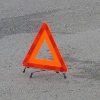 На трассе вблизи Львова перевернулся бензовоз, из-за утечки топлива затруднено движение транспорта