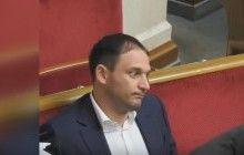 Добкін-молодший продовжує "відтягуватися" на роботі: добірка відео з загадковою поведінкою нардепа