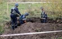 На Тернопільщині поблизу одного з сіл виявили артснаряди та 50-кілограмову авіабомбу