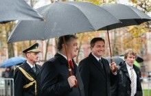 Порошенко назвав відкриття пам’ятника князю Володимиру в Москві спробою "гібридного" привласнення історії