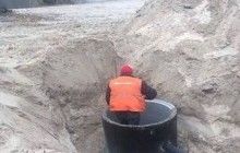 На столичному озері Тельбін розпочали встановлення аераторів для очищення води (фото)