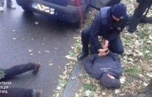 У Дніпрі патрульні врятували таксиста від озброєних грабіжників (фото)