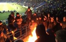 На матче Украина-Сербия в Харькове украинские фанаты сожгли флаги гостей - журналист (фото, видео)