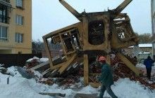 Во Львове в результате падения строительного крана погиб рабочий (видео)