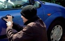 У Тернополі злодії обкрадають авто, які залишають без нагляду через сніг