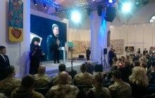 Порошенко объяснил, почему не ввел военное положение