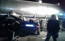 Під Миколаєвом в результаті зіткнення бензовоза з легковиком загинуло троє військових (фото)