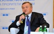 Голова Держкомтелерадіо вважає початок реформи у медіасфері ще одним кроком до незалежності ЗМІ