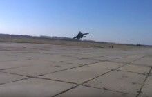 Dangerous maneuver: Ukrainian Su-27 pilot stuns locals (video)
