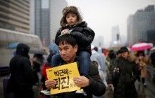 В Южной Корее возобновились массовые протесты с требованием отставки президента (фото)