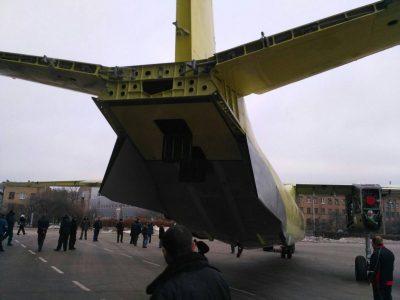 Фото ''Антонов'' завершує збірку першого літака Ан-132  24 листопада 2016