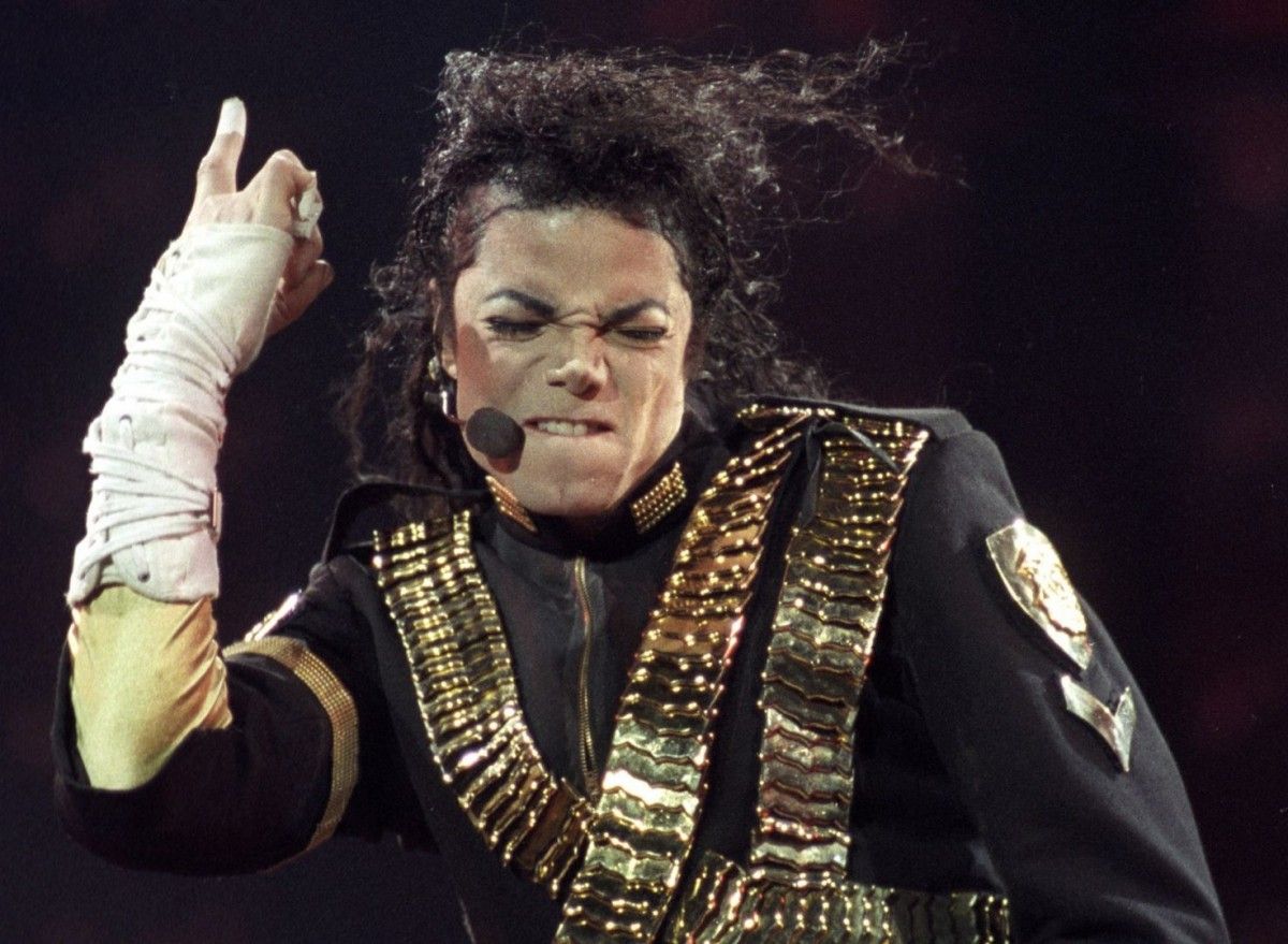 Майкл Джексон впервые за восемь лет заработал меньше других мертвых знаменитостей / фото REUTERS