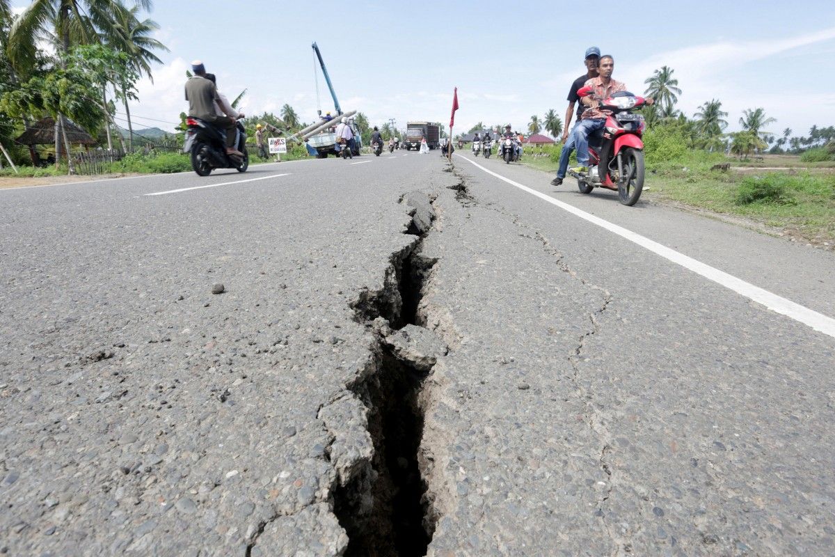В Индонезии произошло землетрясение / фото REUTERS