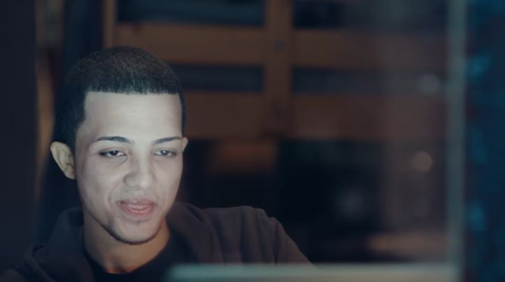 Pornhub зняв ролик про подарунки на Різдво / Скріншот Pornhub зняв ролик про подарунки на Різдво / Скріншот