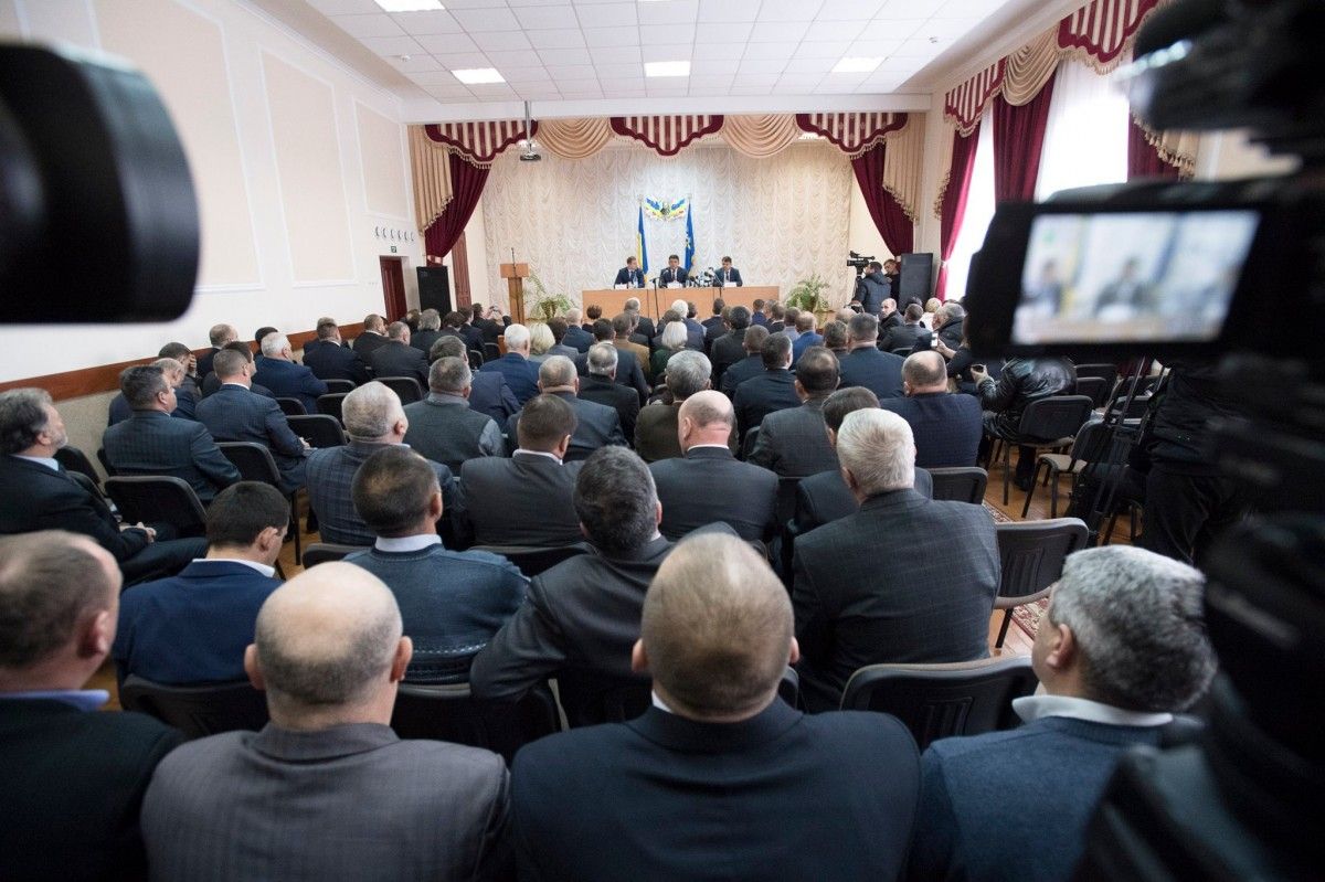 Володимир Гройсман під час зустрічі з головами об`єднаних територіальних громад області / facebook.com/volodymyrgroysman Володимир Гройсман під час зустрічі з головами об`єднаних територіальних громад області / facebook.com/volodymyrgroysman