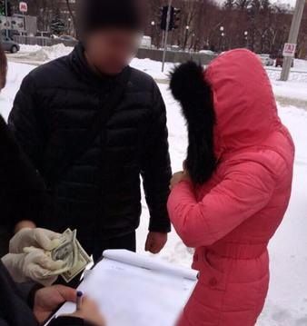 Милиционер пообещала закрыть уголовное производство / khar.gp.gov.ua Милиционер пообещала закрыть уголовное производство / khar.gp.gov.ua