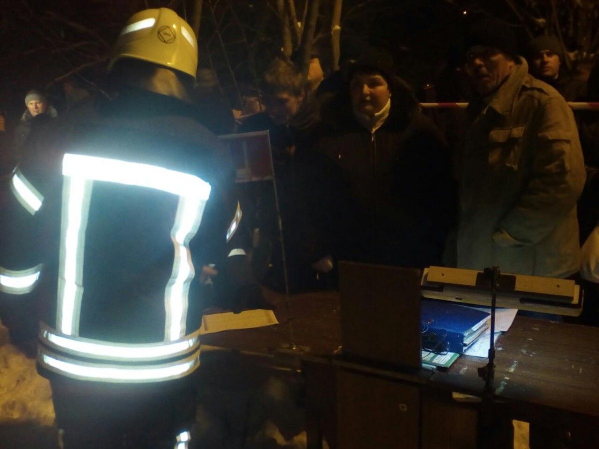 У Чернігові обвалилась частина гуртожитку, є постраждалі (фото) У Чернігові обвалилась частина гуртожитку, є постраждалі (фото)