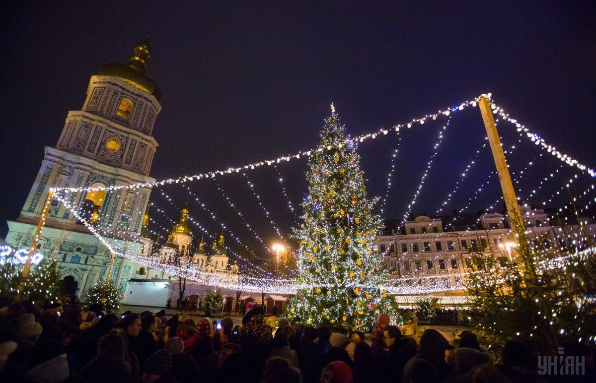 Ukraine's main Christmas tree lit up in Kyiv (Photos) UNIAN